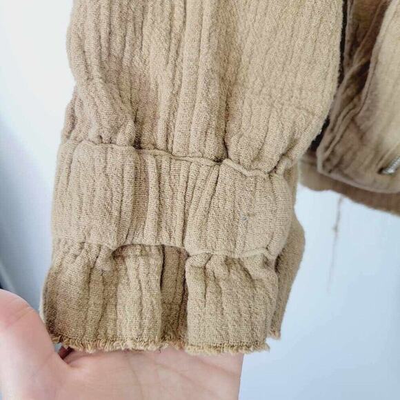 Blank NYC Womens Tan Distressed Lightweight Bomber Jacket Shacket With Pockets M - Picture 4 of 12